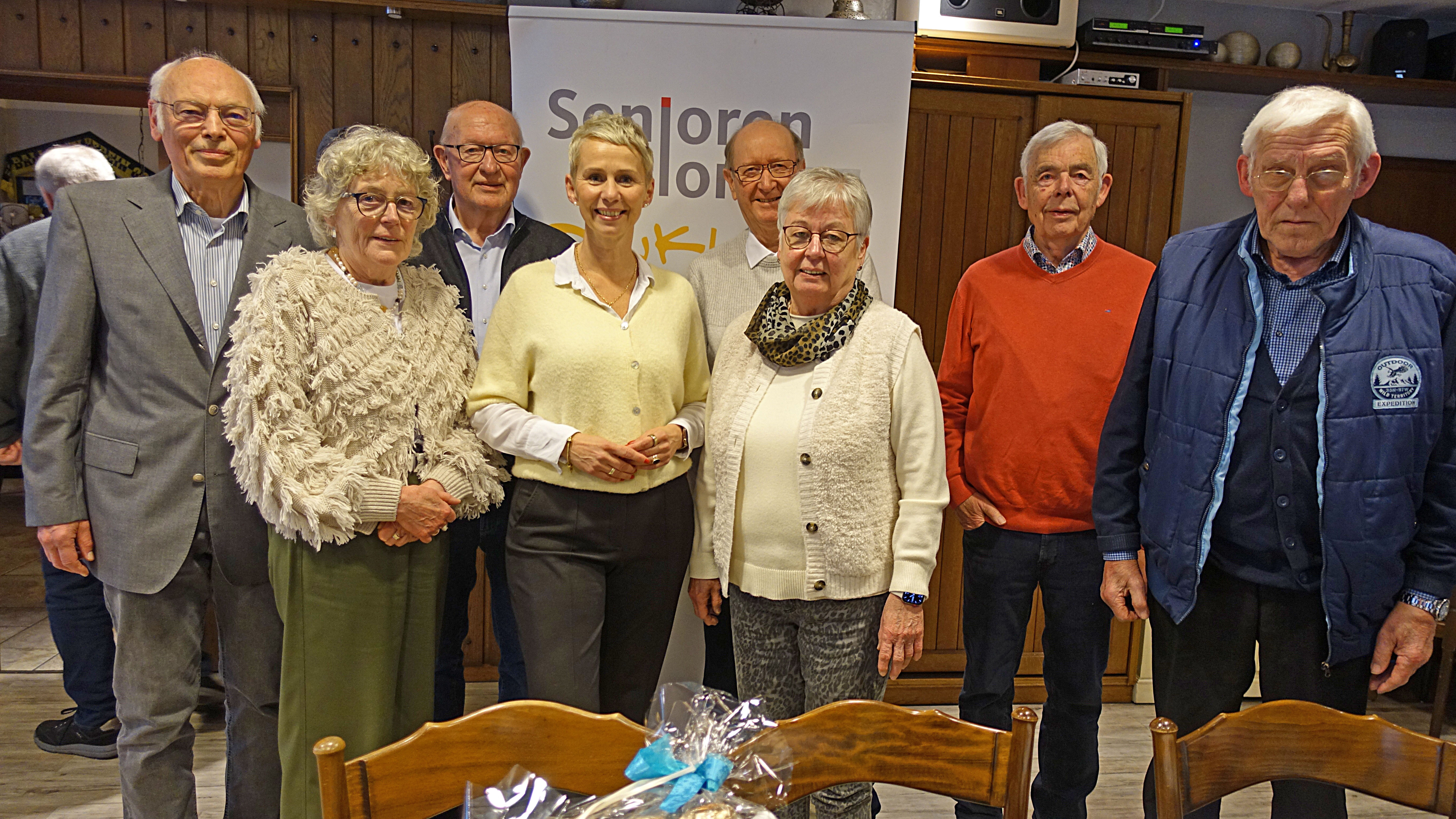 v. l. Hans Hoymann, Waltraud Putthoff-Posledni, Gisbert D�dtmann, Silvia Breher, Hans Werner Engel, Marianne Albers, Helmut H�ttig, Hermann Nordmann