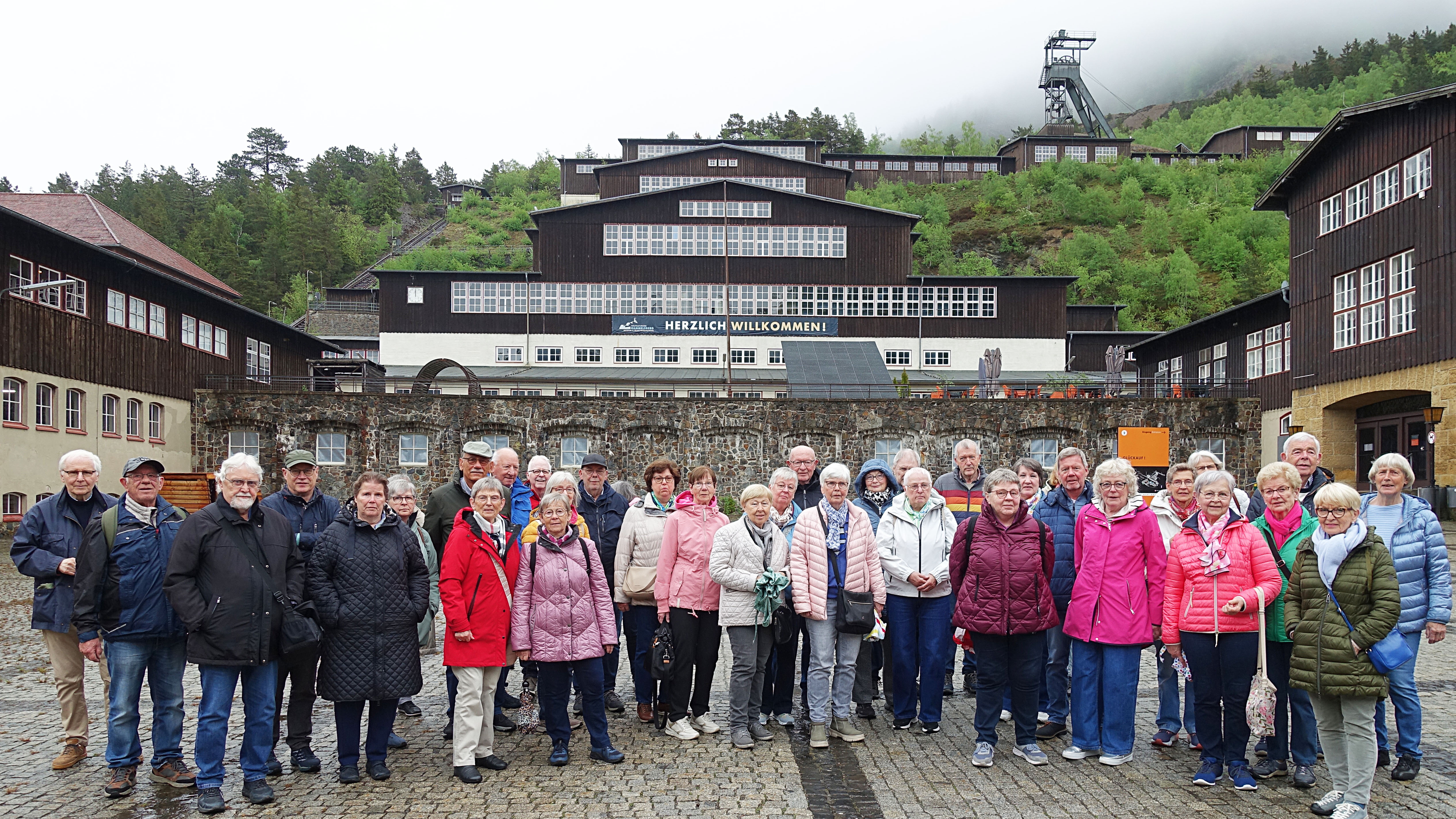 Vor dem Weltkulturerbe Rammelsberg in Goslar/Harz